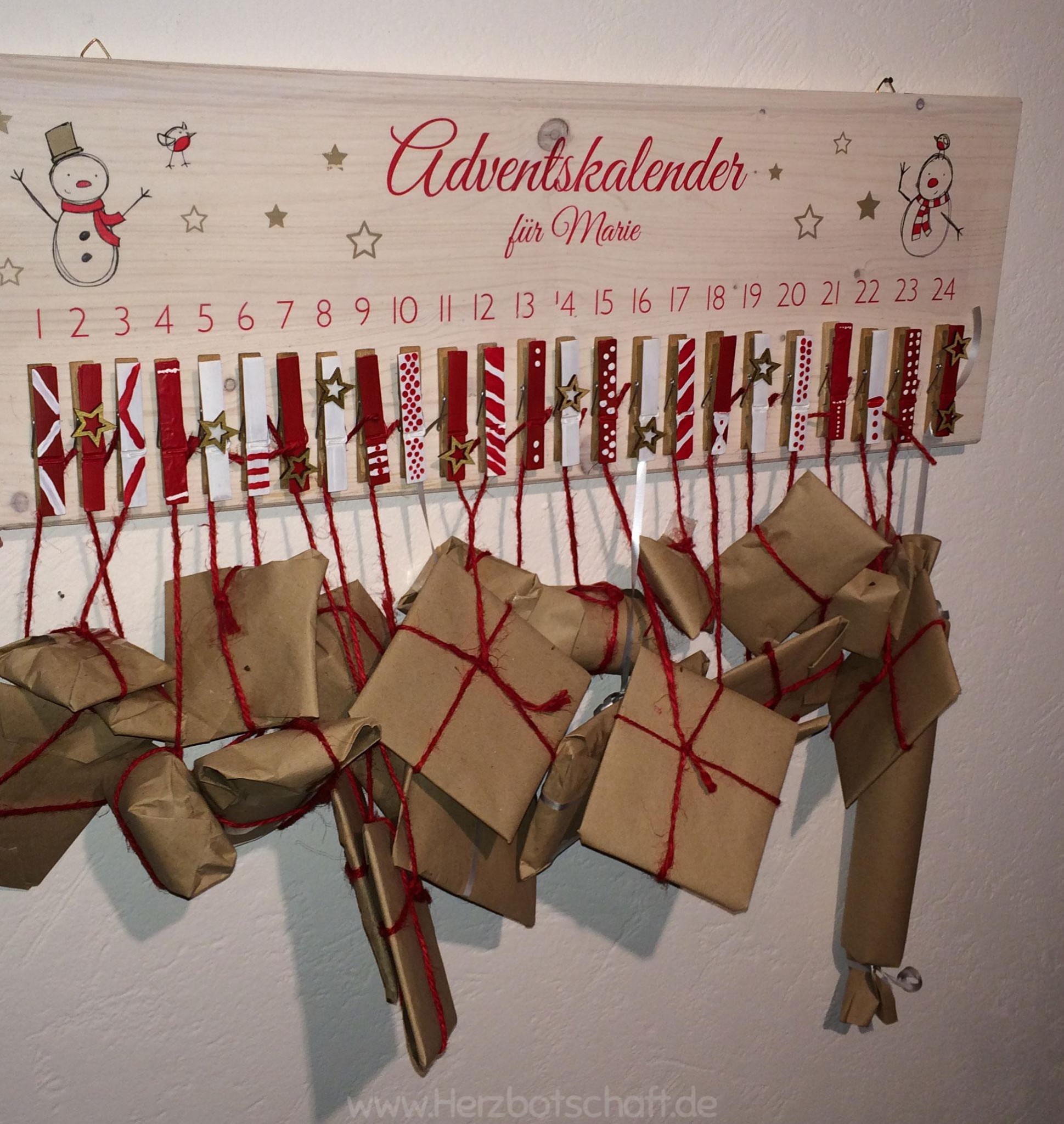 Bastelanleitung: einfacher Adventskalender mit Wäscheklammern - ♥