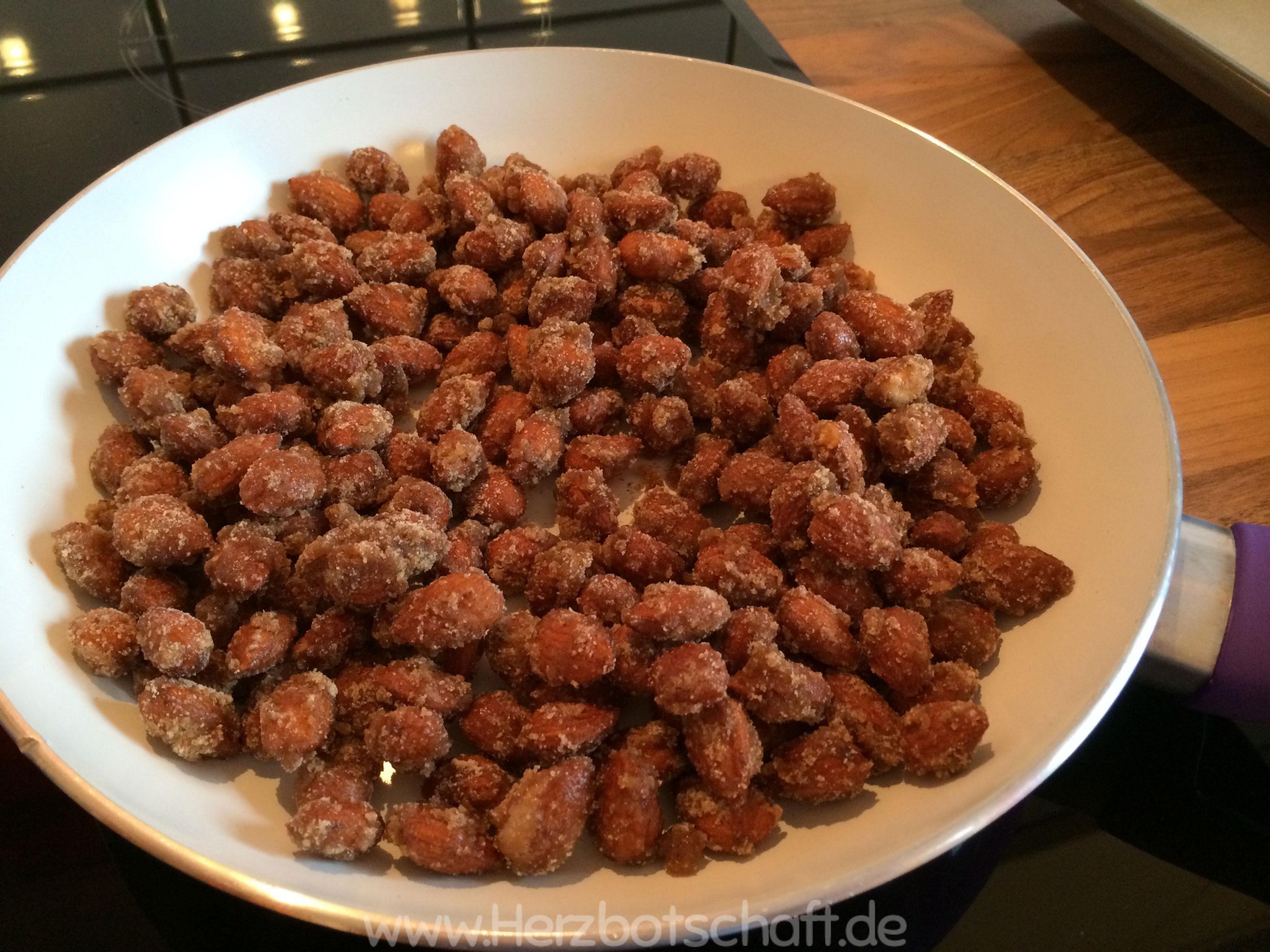 Rezept: Gebrannte Mandeln als Geschenkidee- Herzbotschaft.de