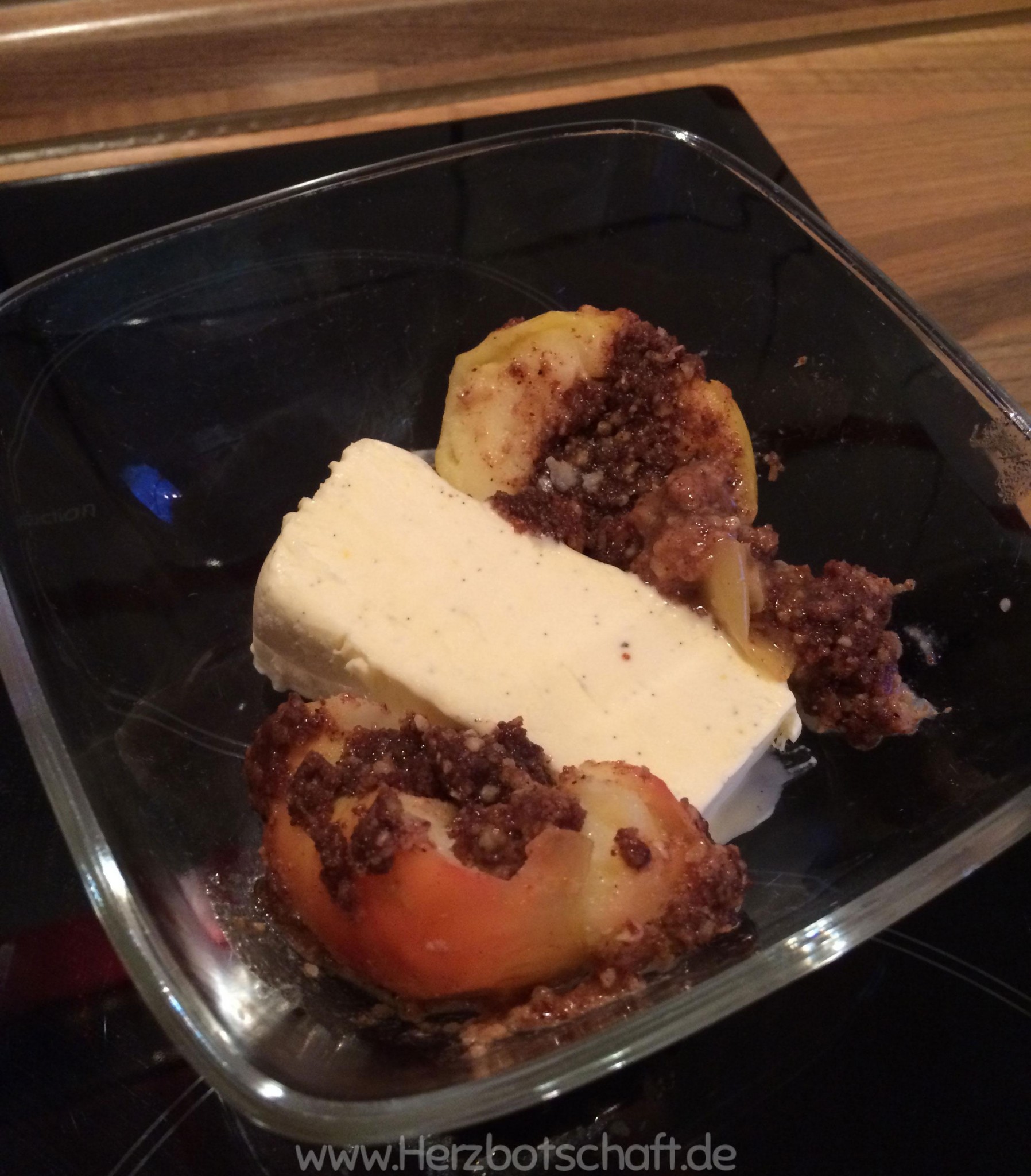 Rezept: Bratapfel im Glas als winterliches Geschenk ♥ herzbotschaft.de