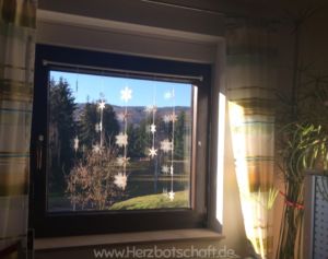 fimo-fensterdeko-schneeflocken-basteln