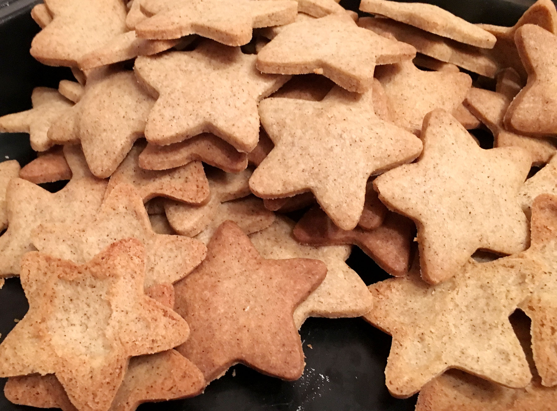 Schokoladenplätzchen mit Tonkabohne